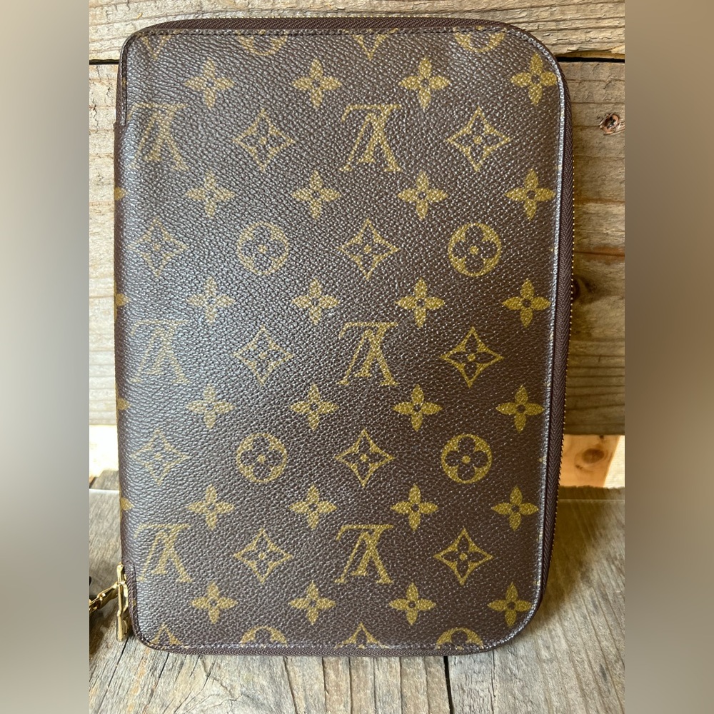COPY - Vintage Louis Vuitton Zippy Passport cover
